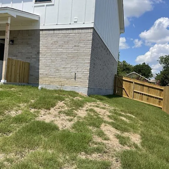 512 Raymond St — Photo 11