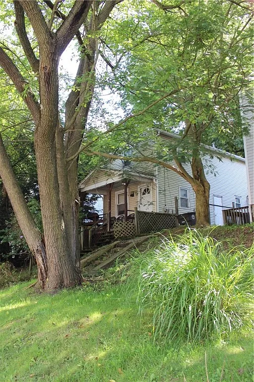 1160 Oakmont Ave photo 1