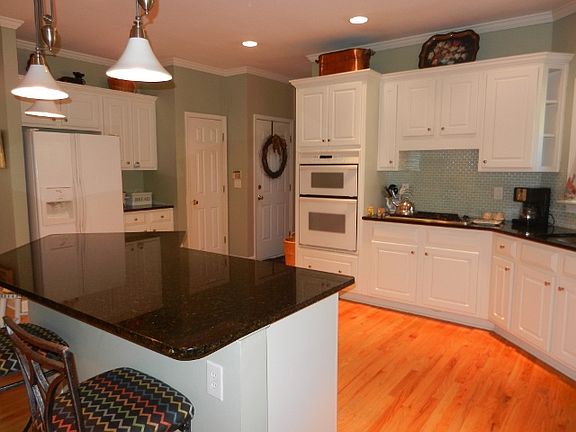 5th image of 4101 Wallbrook Dr