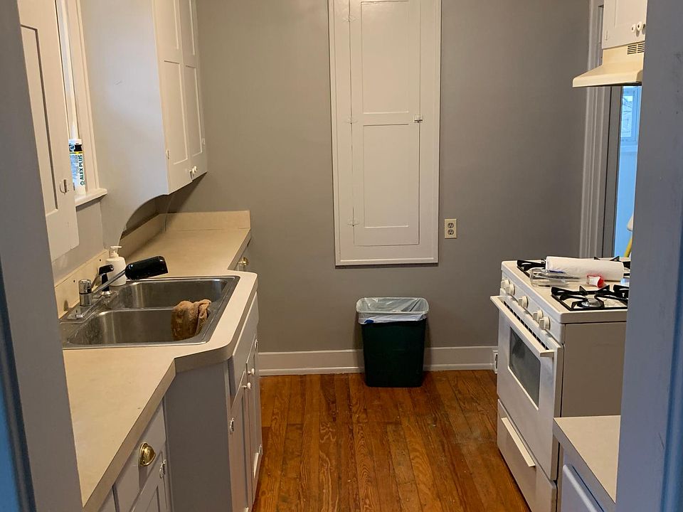 1st image of 2312 Fernwood Ave