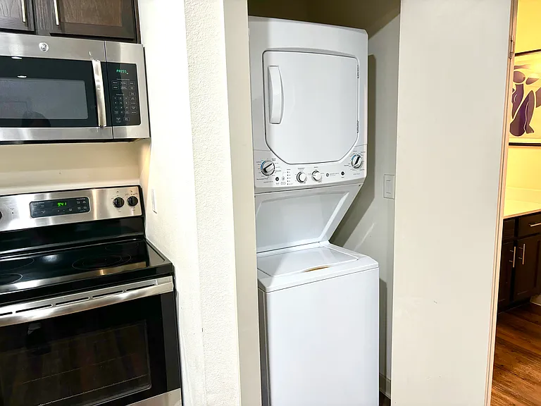 2806 Reagan St #104 — Photo 9