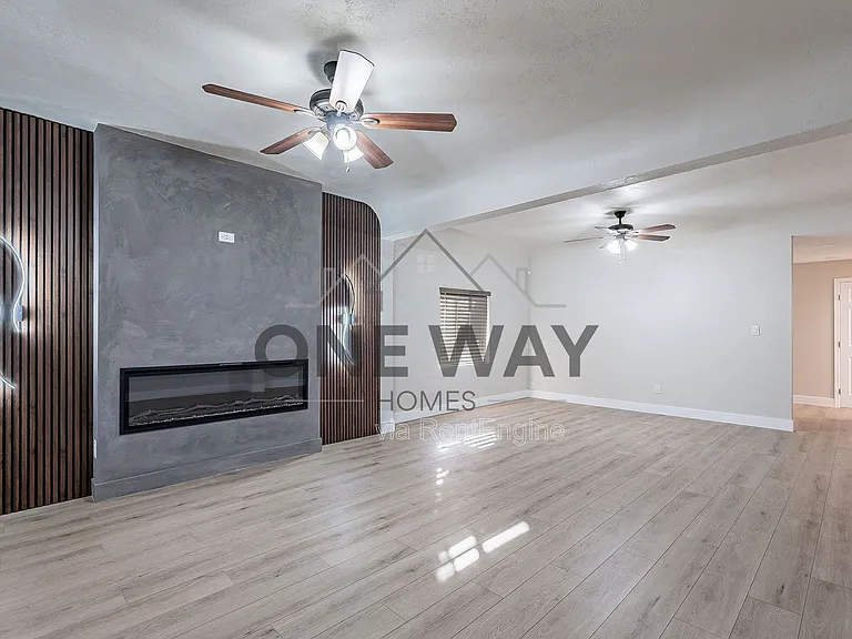 745 E Pierce St — Photo 6