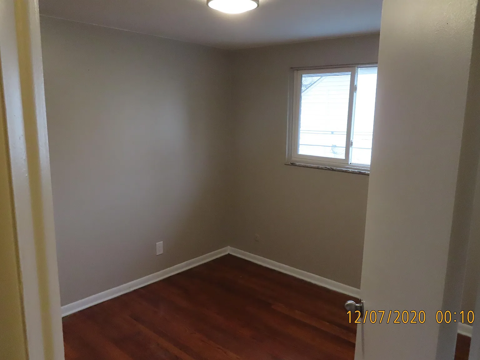 905 North Meadows Court - C — Photo 2