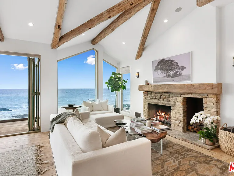 24920 Malibu Rd — Photo 8