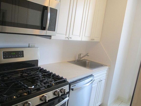5th image of 245 E 19th St APT 12T