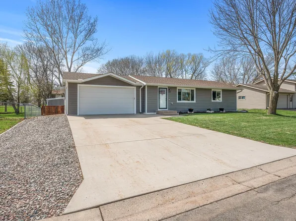205 Summit Dr NE, Saint Michael, MN 55376