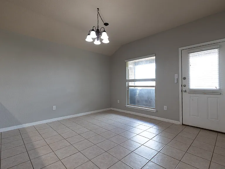 5815 Southern Knl — Photo 14