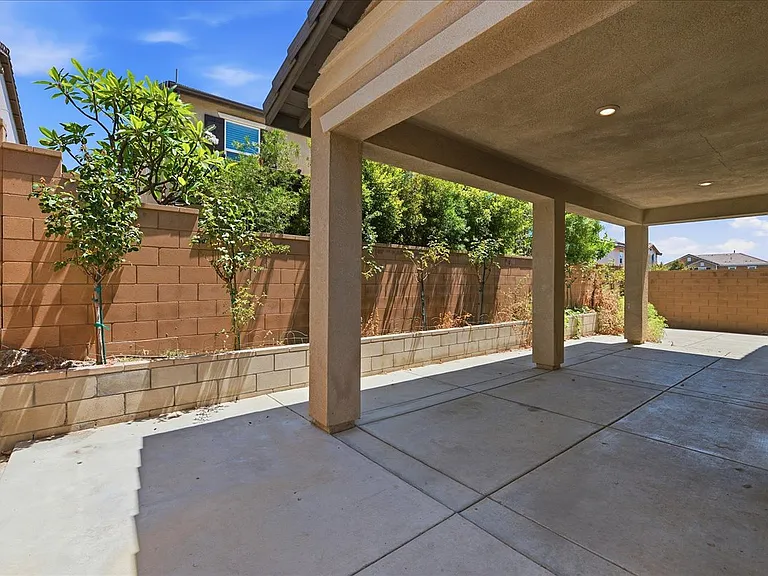 5577 Bella Way — Photo 38