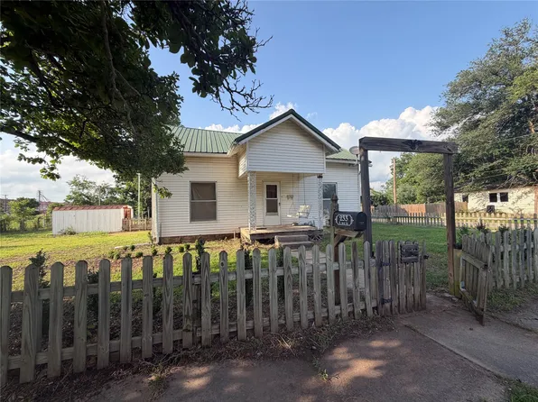 233 E 3rd St, Pawhuska, OK 74056