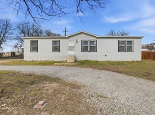 350 County Road 4905, Trenton, TX 75490