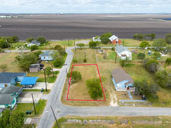 603 Porter St, Taft, TX 78390