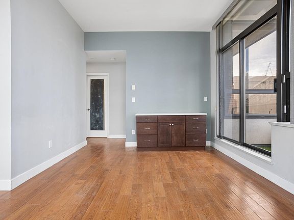 5th image of 1010 Howe St #701