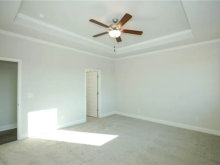 452 Hellen Valley Dr — Photo 16