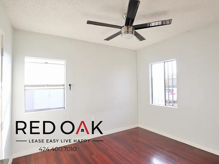 1184 E 52nd St #3/4 — Photo 16