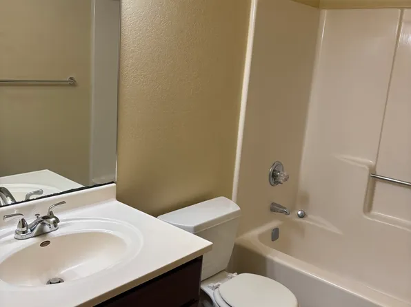 15346 Clovernook Dr #3, Grand Haven, MI 49417
