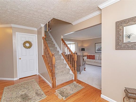 3rd image of 2627 Hillsdale Dr