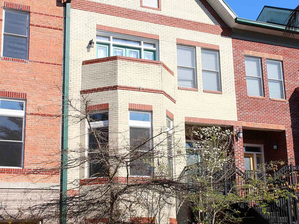 1st image of 135 NE 3rd St