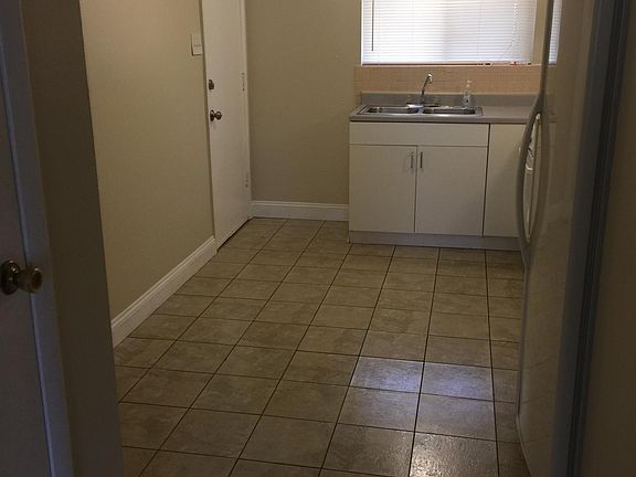 5th image of 3215 Buder Ct