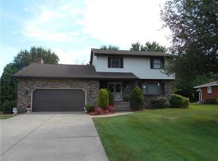 340 Roberts Ln, New Castle, PA 16105