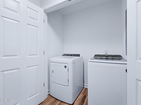 5th image of 406 Foxtrace Ln #A