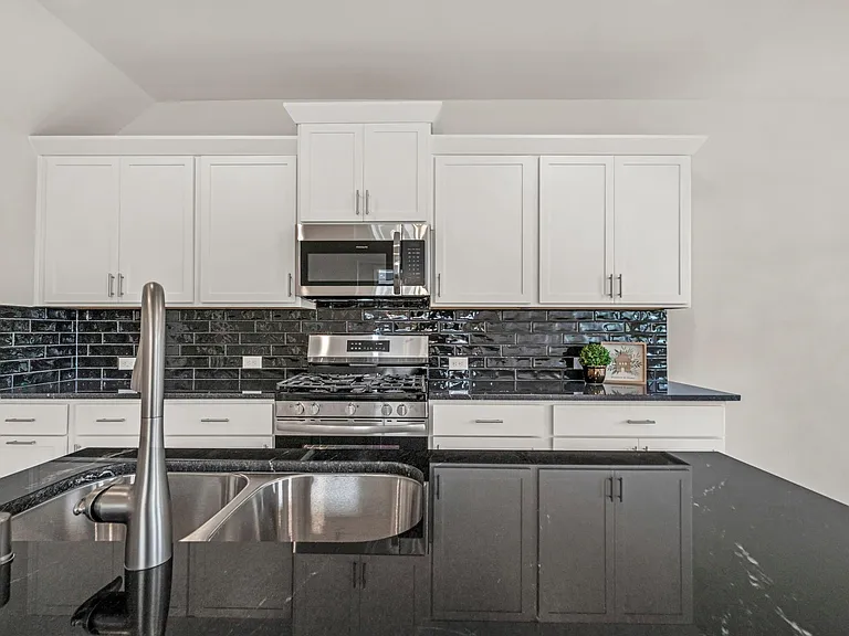 27839 Western Creek Ct — Photo 11