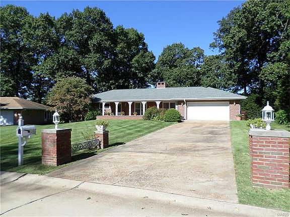 2nd image of 8855 Bracken Cir