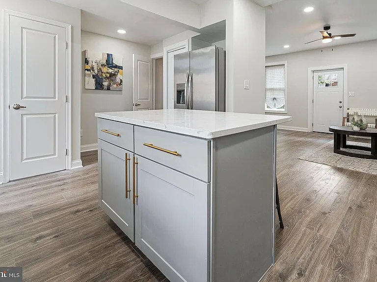 202 Adams St NE — Photo 18