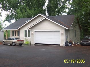 887 Hardcastle Ave, Woodburn, OR 97071