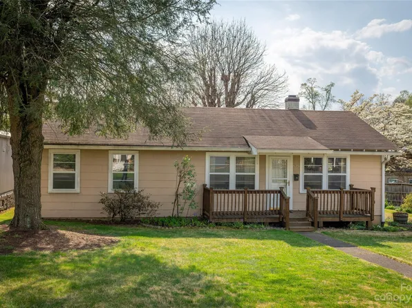 132 S Ridgeway Ave, Black Mountain, NC 28711