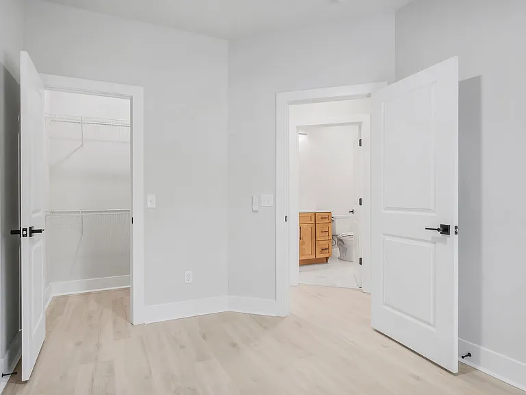 348 S Walnut Ave — Photo 23