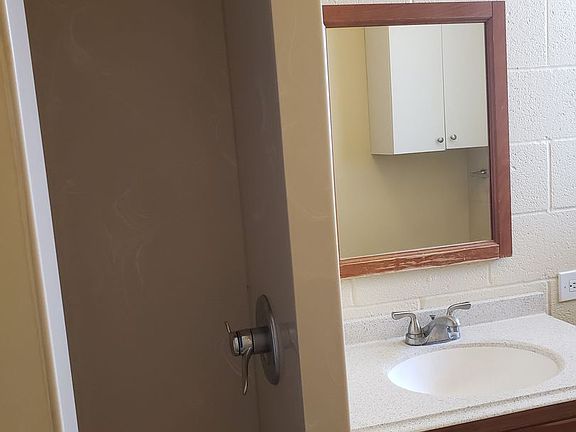 3rd image of 340B N School St #2