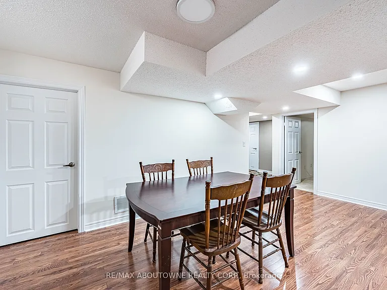 3221 Erin Centre Blvd #BASEMENT — Photo 12