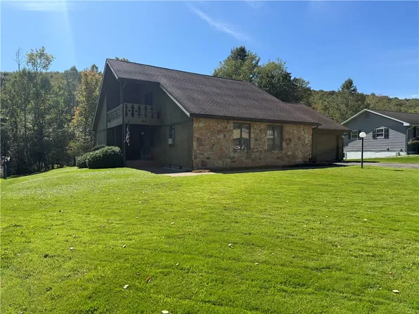 36 Valleybrook Dr, Bradford, PA 16701