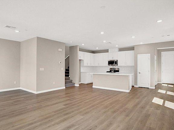 4th image of 111607 Desert Hollow Ave