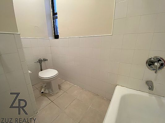5th image of 314 E 26th St #3J