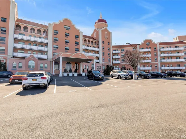 2 Richmond Road #1I, Long Beach, NY 11561