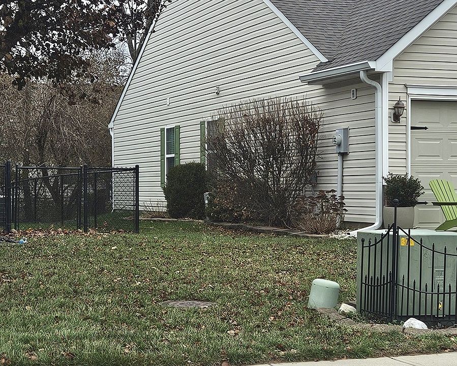 2nd image of 1304 Summerhouse Dr