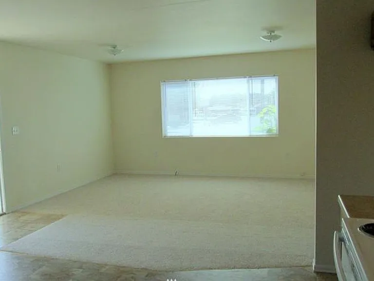 622 S Lake Ave — Photo 4