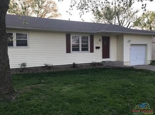 405 S 6th St, Clinton, MO 64735