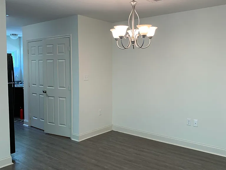 507 Roselawn Ave #507 — Photo 5