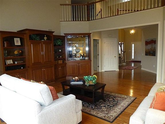 5th image of 138 Cypress Knoll Dr