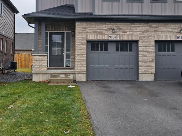 9336 White Oak Ave, Niagara Falls, ON L2G 3P6