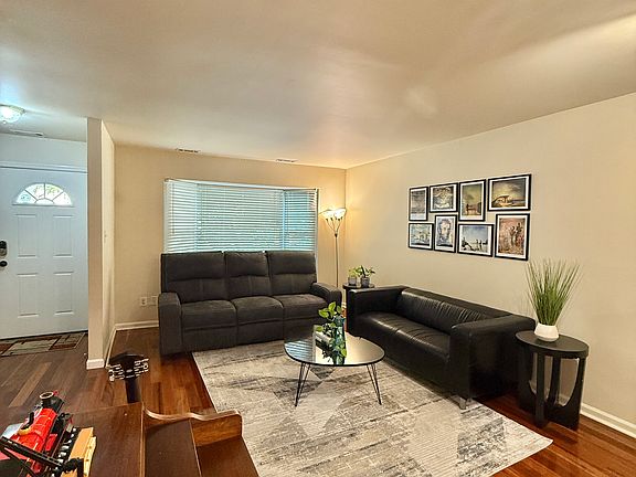 4th image of 5500 Woodlawn Manor Ct