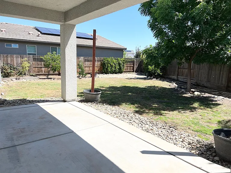 937 Lindsay Ln — Photo 22