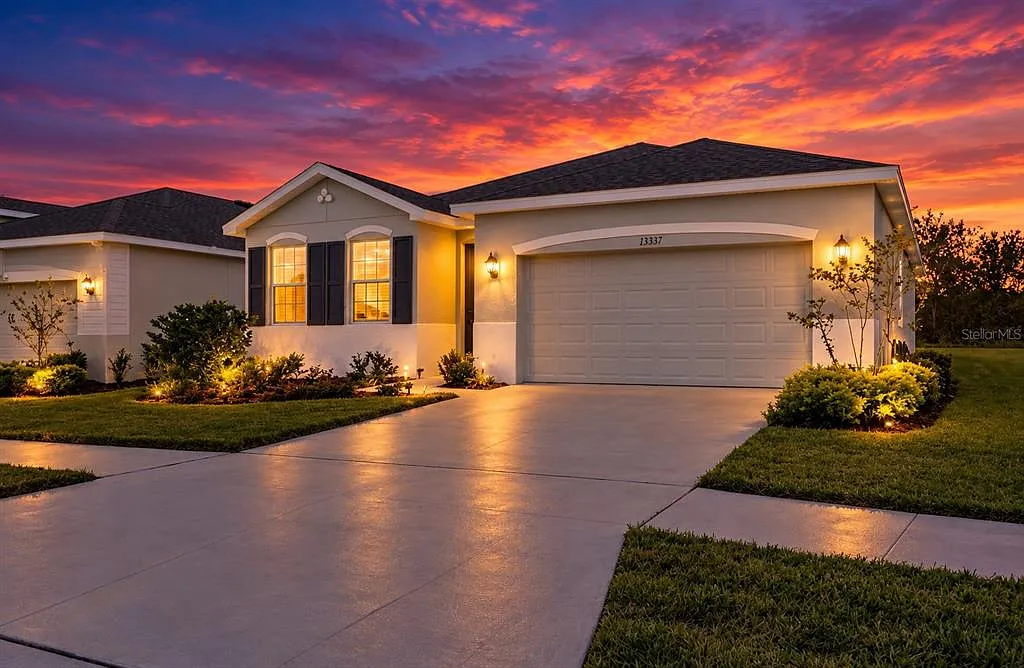 4 bed, 2.0 bath, 2046 sqft, $2,750 — Photo 3