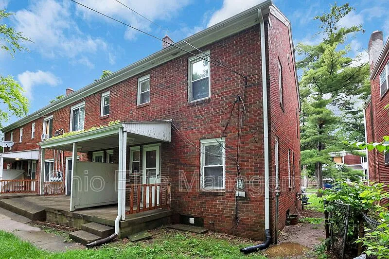 53 S Burgess Ave
