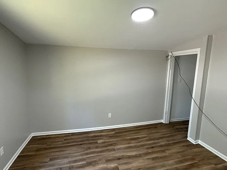 812 Cobb Cir — Photo 8