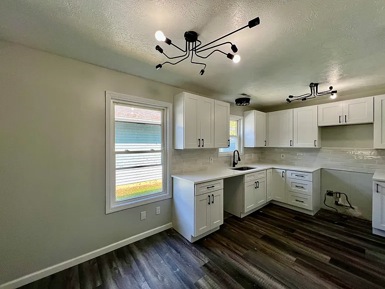 28 Sycamore Dr — Photo 7