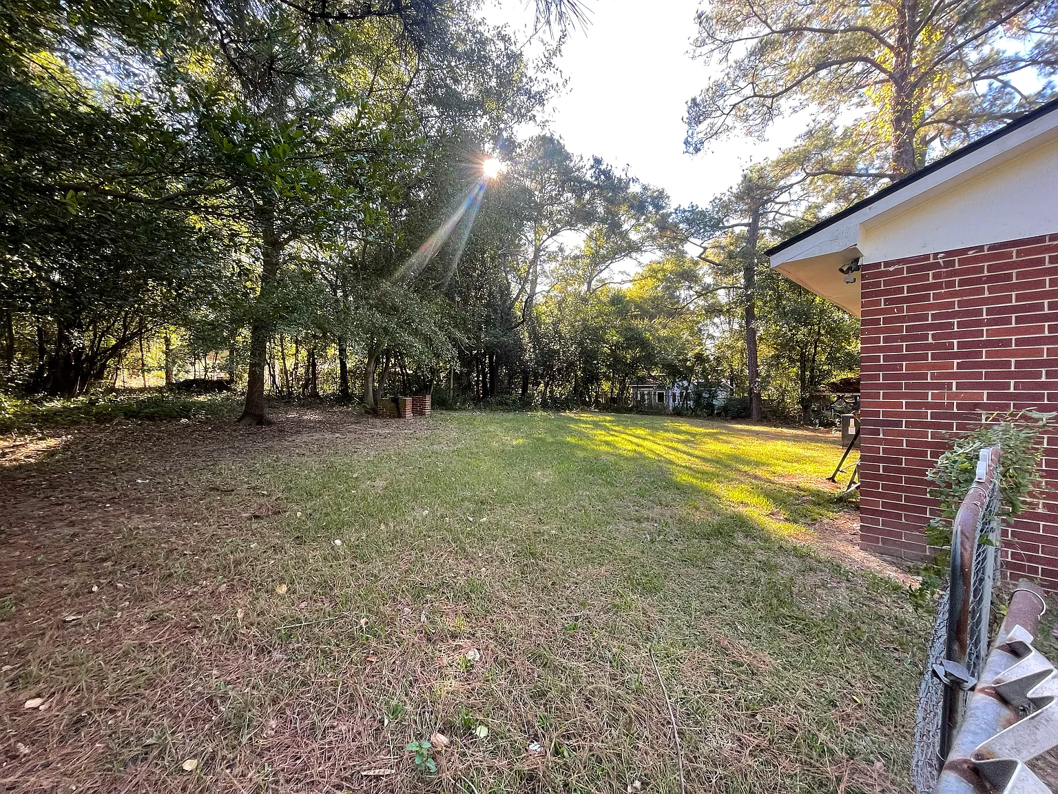3 bed, 1040 sqft, $1,150 — Photo 2