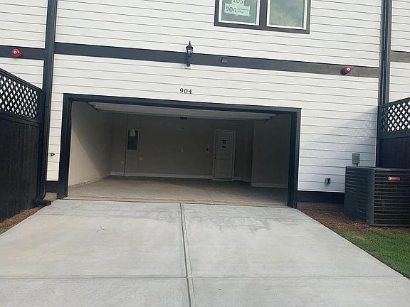 2nd image of 904 Eetwater Grvs #105